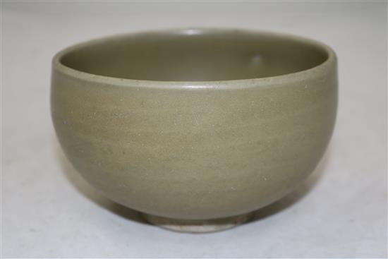 A Longquan celadon alms bowl, Song / Yuan Dynasty, diameter 14cm